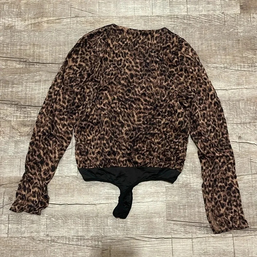 NWT!! Good American - Flowing Faux Wrap Leopard Bodysuit - Size 0 - Picture 8 of 8